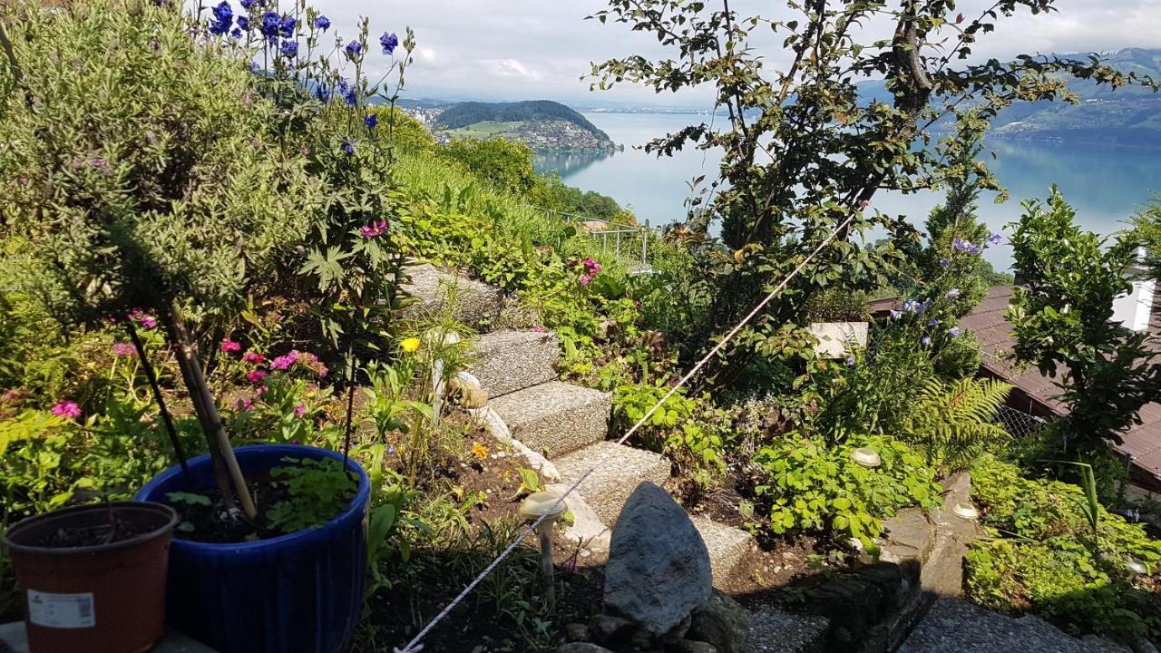Traumhaftes Chalet Mit Seesicht Krattigen Exteriér fotografie